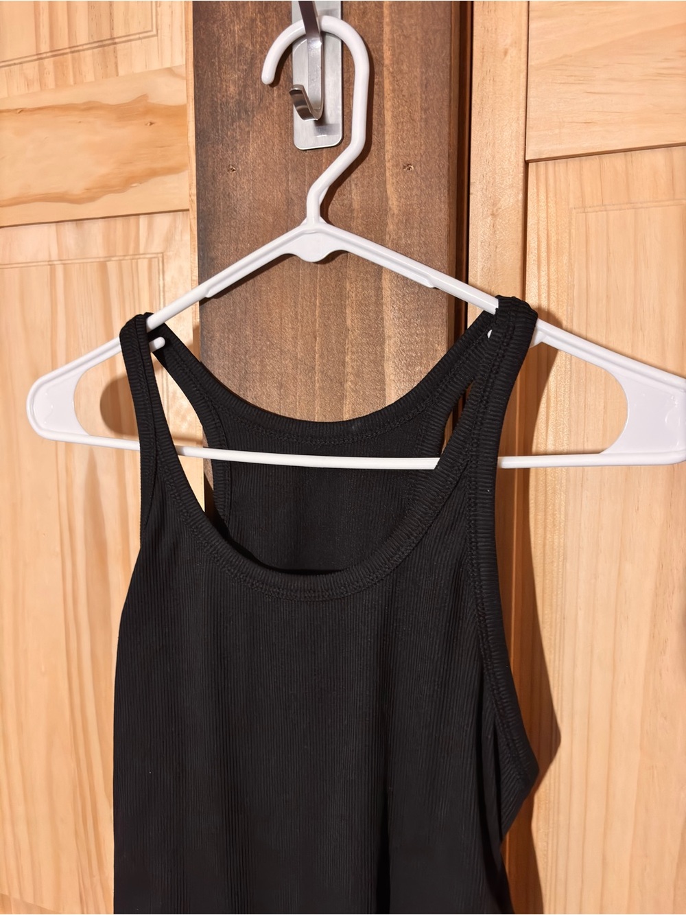 Ribbed Tank Top - Picture 6 of 8